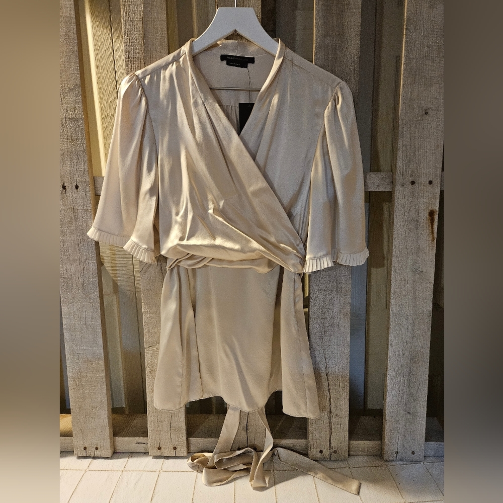 Bcbgmaxazria top size large NWT